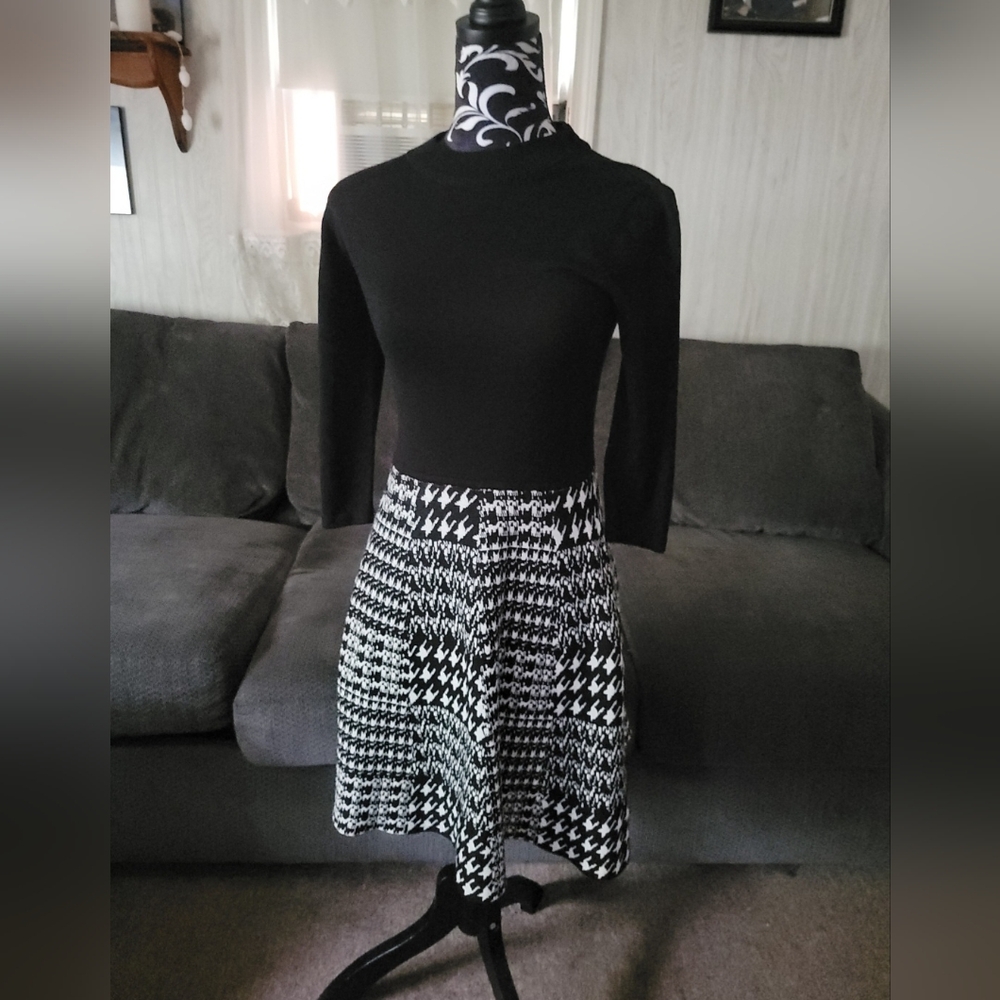BCX Black & White Sweater Dress Size M Houndstooth pattern Blend - Picture 5 of 9